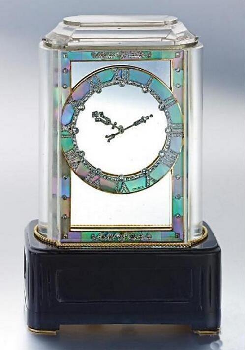 CARTIER Mystery Clock 成交价：504,500美元 图片来源：Sotheby's