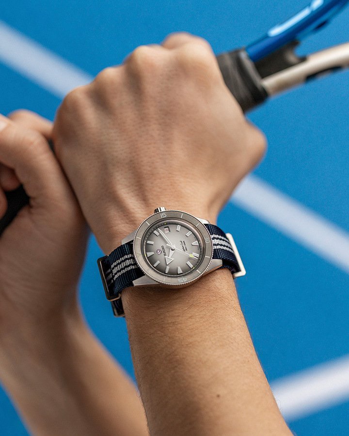 Rado Captain Cook库克船长系列 x 网球40周年限量套组，是献给当代球迷与时尚爱好者的传世之作，融合运动精神与制表美学，成为腕间最动人的节奏声响。