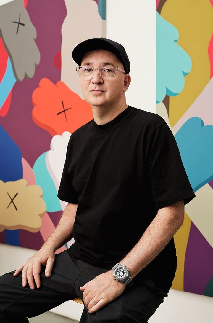 KAWS对于双方的联名合作兴奋表示：“在过去两年，我与爱彼的这项合作计划为我带来非常精彩的体验，能够参与制作这款作品让我感到非常荣幸。”
