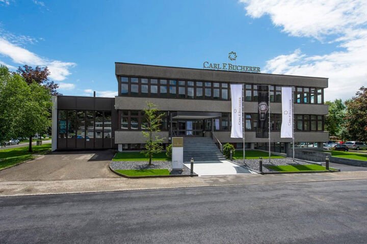 目前宝齐莱具备了垂直生产能力，工坊遍及琉森、Lengnau以及Ste-Croix等地，图为Lengnau镇的腕表组装厂