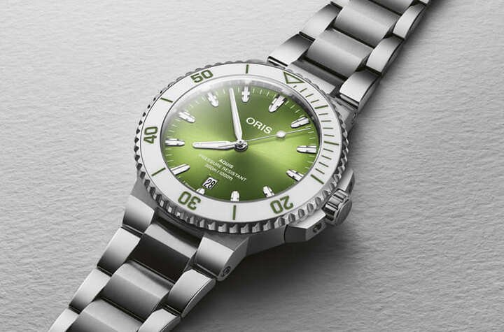 2024年全新改款的ORIS Aquis日期表增加两款生力军，品牌罕见以夏季人们最爱吃的西瓜当作设计灵感。