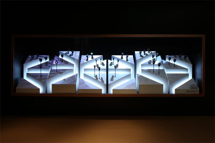 Romain Jerome在2013 年Baselworld巴塞尔世界钟表珠宝展推出的创新展示窗
