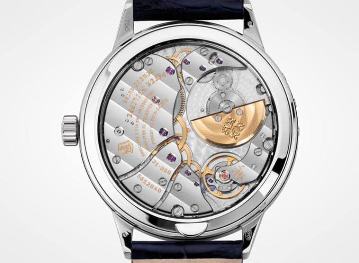 在制作31-260机芯的困难之处在于，融入硅擒纵改善储能、提高震频甚至加入停秒功能，厚度依然要媲美Cal.240