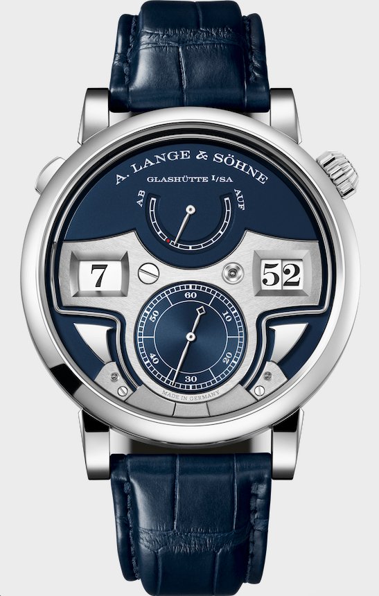 Zeitwerk Minute Repeater设有独特按把，用于启动报时。由于鸣响装置的动力由发条盒提供，所以无需以三问表常见的滑杆拉紧独立的发条。表壳侧面不设大型开口，消除影响报时的一大因素，从而提升报时声响的质素