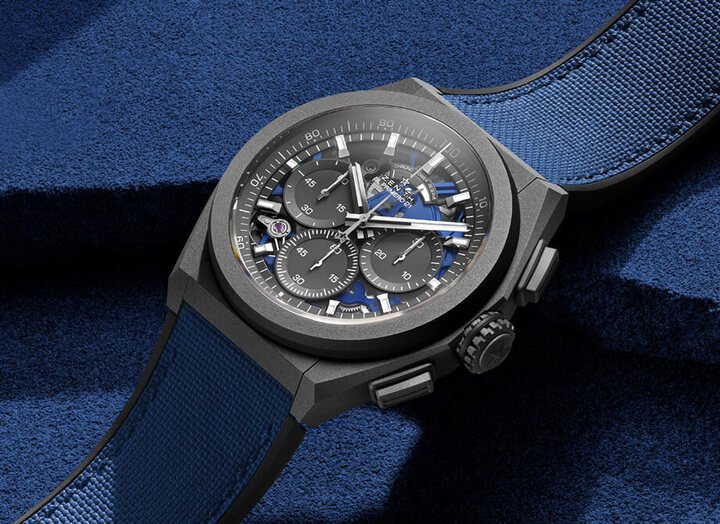 继Defy 21 Ultraviolet之后，2021年真力时崭新发表机芯零件改镀上蓝色的Defy 21 Ultrablue