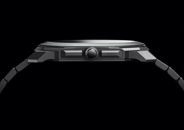 Octo Finissimo两地时间计时码表的表壳厚度仅6.9mm，比起市面上具备相同复杂功能组合的作品轻薄许多，佩戴在手上的舒适度也更让人满意