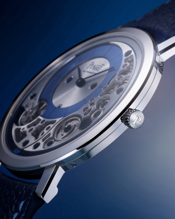 Altiplano Ultimate Automatic 腕表仅厚 4.3 毫米，突破技术界限。其机芯不仅是机械工程的非凡杰作，更具备极具视觉冲击力的美感。表壳与机芯共由 238 枚零件组成。