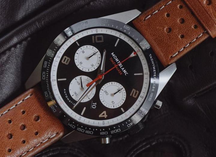 秉承Minerva表厂基础，新款TimeWalker系列搭载的计时码表机芯除了具有修饰处理，本身的品质也经过万宝龙实验室500小时品质测试认证，实际佩戴精准实用
