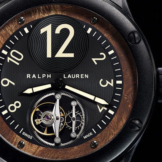 Ralph Lauren 飞行陀飞轮在外侧表盘采用了榆木树节木板