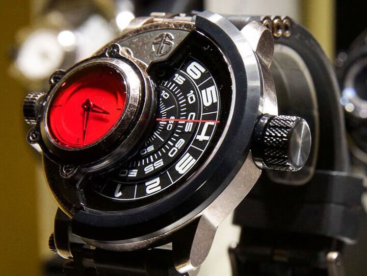 灵感来自魔鬼终结者电影的SchwarzeneggerWatch运动表