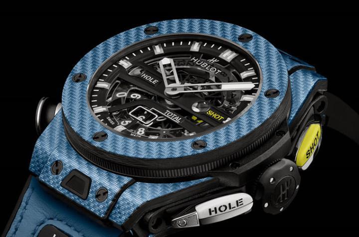 Big Bang Unico Golf高尔夫手表2023年新推出“晴空蓝”新色，品牌将镀铝碳纤维调配成浅蓝色，搭配其本身的编织纹路别具个性，此外手表重量不到100公克，佩戴时相当舒适。