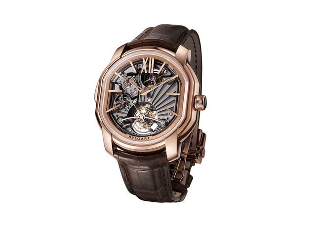 BVLGARI最新Daniel Roth系列Carillon Tourbillon钟乐报时陀飞轮腕表展现出前所未有的内敛风格，笔直的小时刻度，轮廓更是如同建筑结构的简洁利落