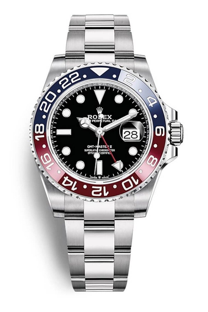 GMT-Master II系列首度出现双色陶瓷圈即为蓝黑设计，其之所以能呈现双色效果关键在于品牌利用特殊溶剂让原本单色的陶瓷圈有一半蜕变出不同颜色