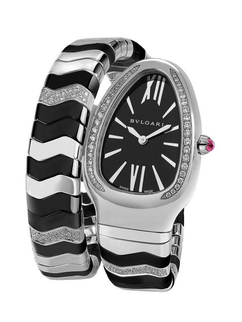 Serpenti Spiga腕表35 mm 精钢表壳镶嵌明亮切割钻石，精钢表冠，镶嵌粉红碧玺。黑色烤漆表盘，精钢与黑色陶瓷表带镶嵌明亮切割钻石（单圈）搭载宝格丽石英机芯 Calibre B033