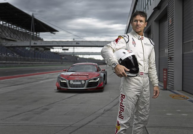 极限运动员Felix Baumgartner继2012年的平流层跳伞之后，将于纽博格林（Nürburgring）赛道的北环开启又一次巨大的挑战