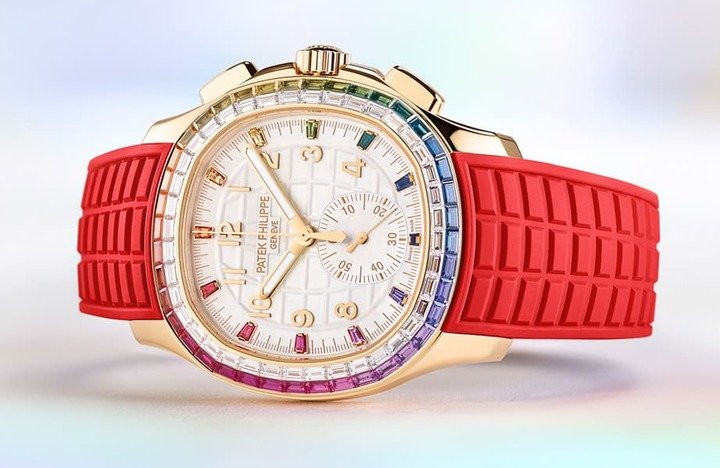Aquanaut Luce 2022年新增7968/300R-001，此为系列乃至品牌首款自动计时女表。
