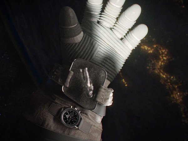 《地心引力》中的欧米茄 Omega 超霸计时表
