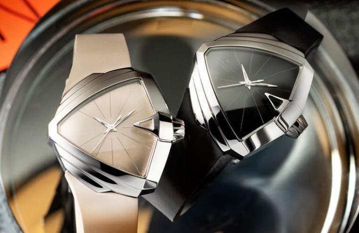 2022年同步登场的Ventura S手表同样搭载自动机芯，面盘则有两色可选。