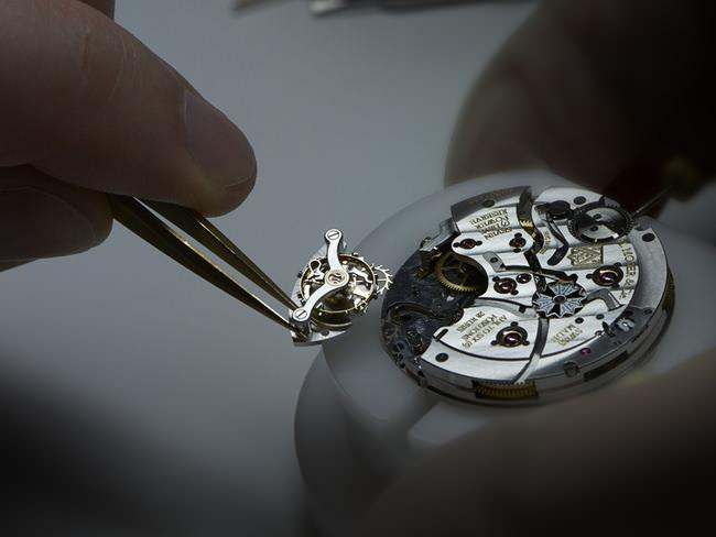 亨利慕时每枚腕表均为纯手工制作和加工，也因此珍罕稀世