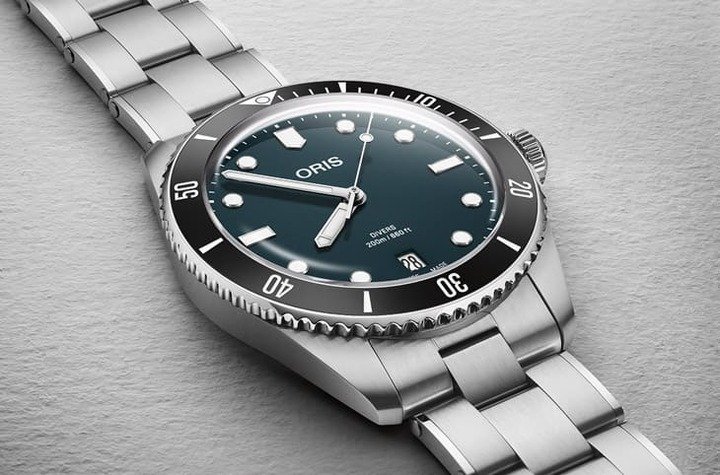 Divers Sixty-Five即将迎来问世60周年，ORIS发表更名为Divers Date的新作，延续前作的设计特征之余，也调整了不少细节。
