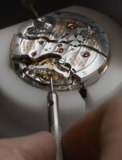 亨利慕时的制表师们设计出极富独创性的腕表机械结构