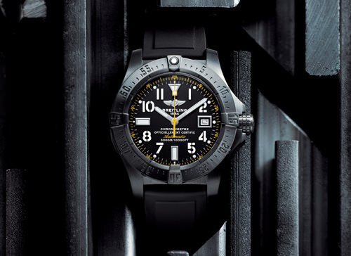 Breitling百年灵Avenger Seawolf深潜海狼腕表黑钢黄针限量版