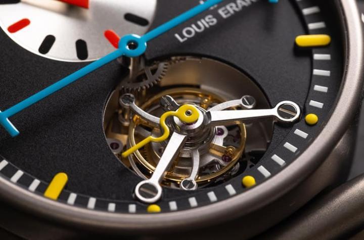 手表的陀飞轮装置由独立制表师Olivier Mory协助打造，其装上蛇形的指针延伸出小秒作用，同时装置本身亦拥有抵销地心引力牵引、巩固走时精准度的用途。