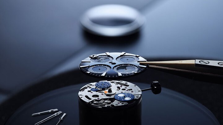 Polaris Perpetual Calendar搭载积家全新自制Cal.868AA自动机芯。