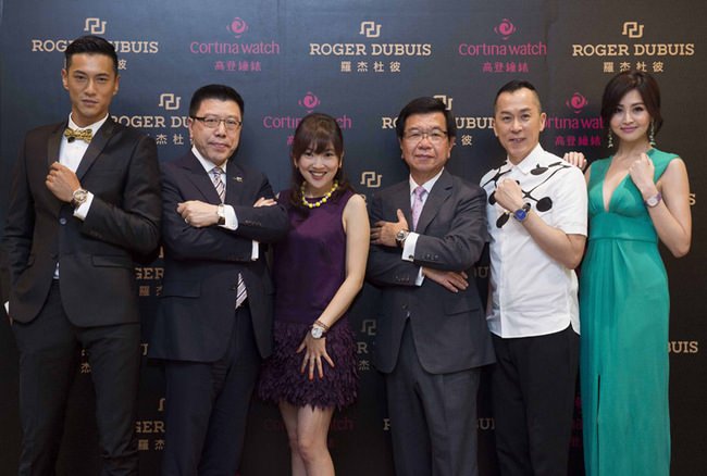 ROGER DUBUIS Excalibur王者之剑记者会，左起依序为凯渥名模钟承翰、台北101购物中心戴荫本总经理、ROGER DUBUIS台湾区品牌经理Maggie、高登钟表施文良董事长、Roger老师与凯渥名模林苇茹