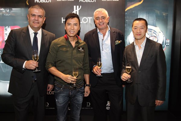 （左起）：宇舶 行政总裁Ricardo Guadalupe，甄子丹，Swiss Prestige Ltd主席Emil Klingelfuss，迪生钟表珠宝总经理Eddie Lee