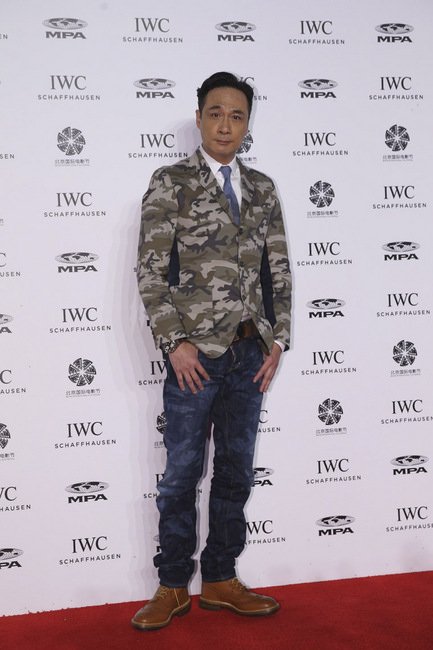 知名影星吴镇宇帅气现身