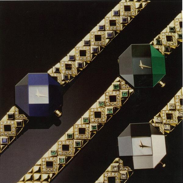 自1988年起，EMPIRE腕表开始推出高端“晚宴”系列，搭载镶嵌钻石和其他珍贵宝石的黄金表链，重新释放装饰艺术风格的神奇魅力