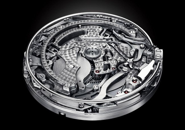 历经超过三年的努力将超复杂功能做到完美，CHRISTOPHE CLARET Poker包含了不下655个组件