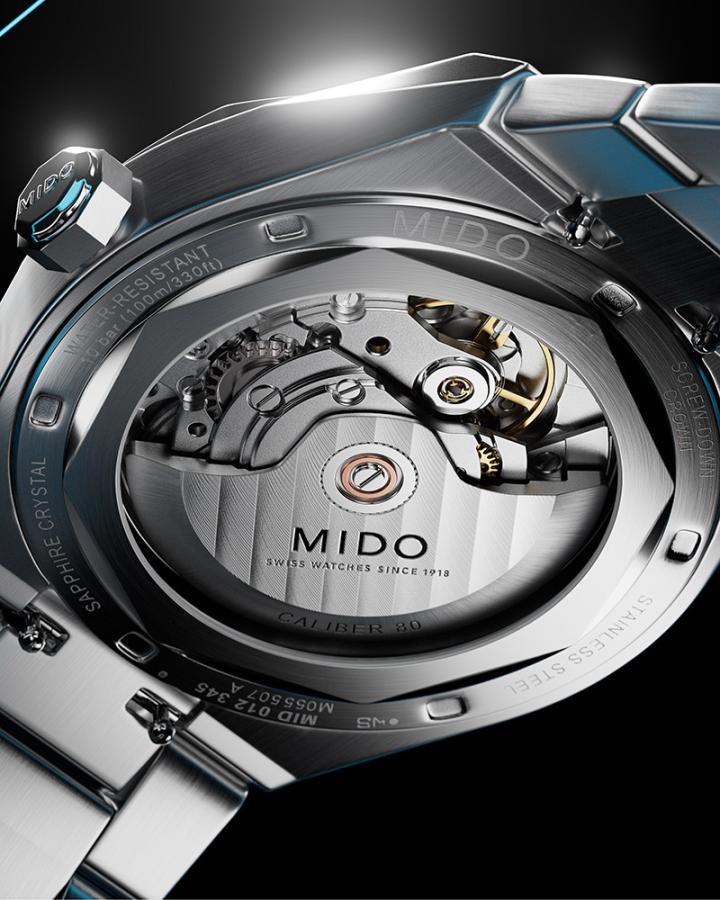 Multifort 8 One Crown 有别于双表冠款采用 Caliber 72 机芯，搭载了动力更长久的 Caliber 80，日常佩戴可靠无虞。