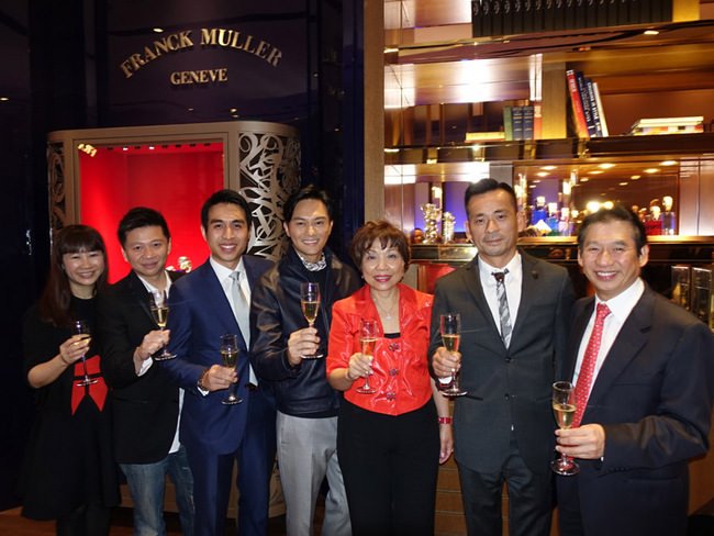 (左起) 谭毓贞小姐、萧定一先生、FRANCK MULLER亚太区副主席兼执行董事朱俊浩先生、FRANCK MULLER亚太区品牌大使张智霖先生、FRANCK MULLER亚太区主席朱李月华博士、周焯华先生及Sincere Watch Limited执行董事朱沃裕先生