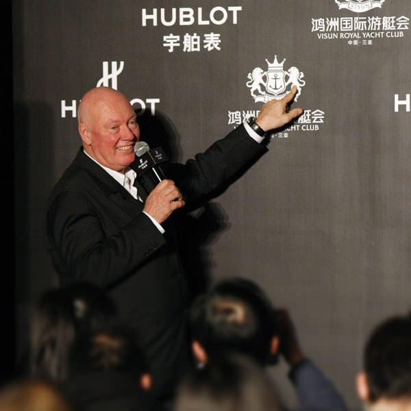 宇舶表董事会主席比弗先生在发布会现场畅谈宇舶表与鸿洲国际游艇会的合作