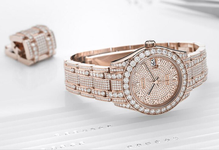 Oyster Perpetual Pearlmaster，34毫米，18ct永恒玫瑰金，密镶钻石