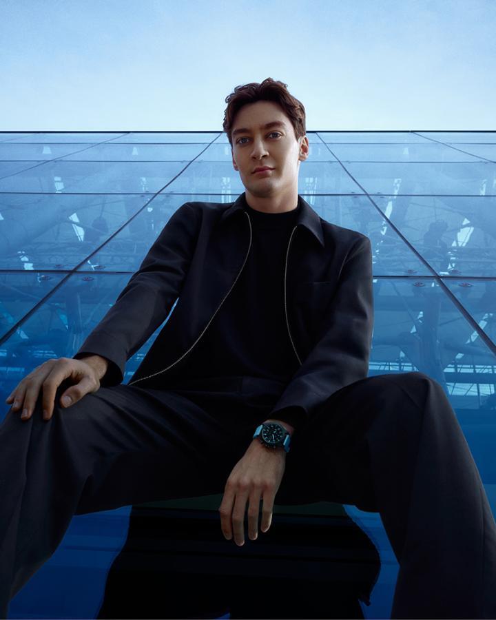 F1 车手 George Russell 佩戴飞行员计时腕表 41"George Russell" 特别版