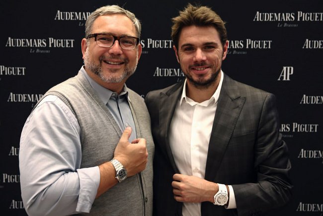 爱彼亚洲总裁Oliviero Bottinelli先生（左）及品牌新挚友及网球选手Stan Wawrinka（右）