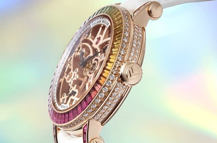 Round Skeleton Baguette新款表径改成31mm，比起原有的39mm和42mm明显更为娇小。