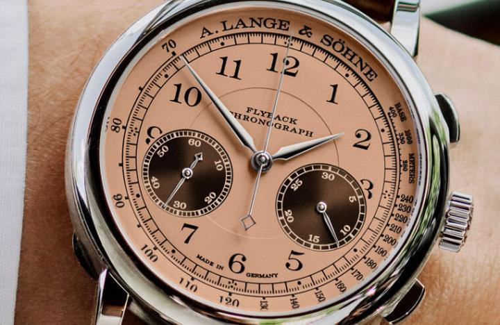 朗格自2012年起皆为Concorso d'Eleganza Villa d'Este古董车展的主要合作伙伴，并为每届的“最佳汽车”奖项得主提供一款特制版手表，2021年品牌打破前例精心设计一款1815 Chronograph
