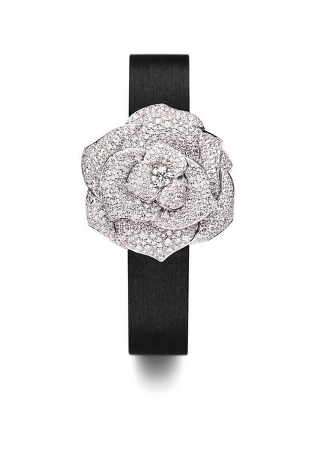PIAGET Rose 镶钻神秘腕表共镶饰表壳镶嵌708颗圆形美钻搭载伯爵制56P石英机芯