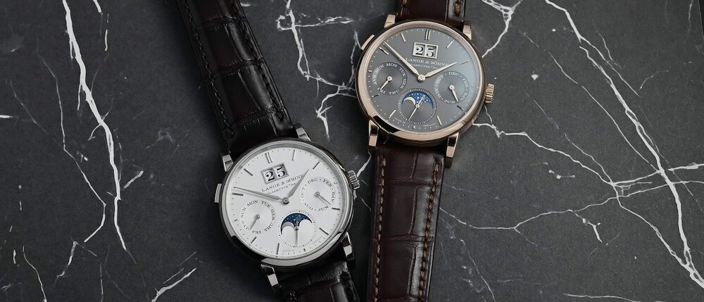 星日从容的简约岁月：朗格发表全新 Saxonia Annual Calendar 年历腕表