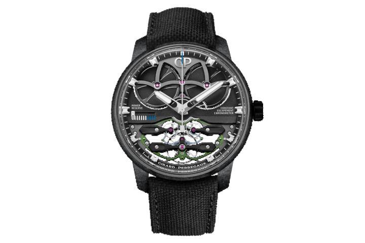 新恒定动力擒纵腕表