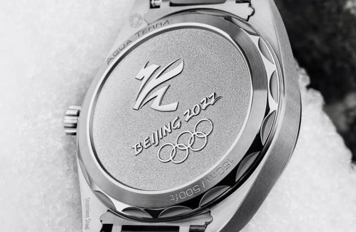 实底盖刻有北京2022年冬季奥运会Logo，借此突显手表与奥运的主题连结性