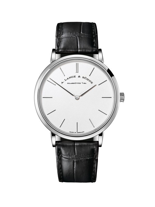 以白色18K金打造的SAXONIA THIN
