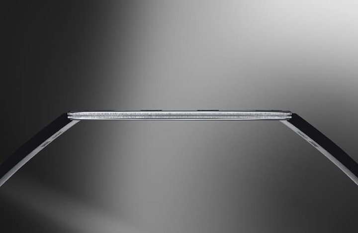 RM UP-01 Ferrari表壳厚度仅1.75mm，一举刷新表坛的超薄机械表纪录。
