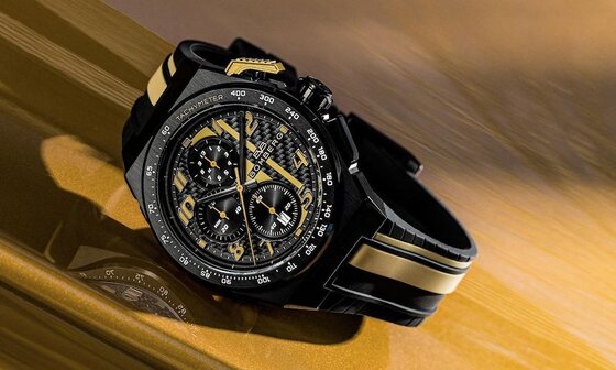 双轨竞速，碳纤驭时：Bomberg 全新推出 Apex Carbon 系列