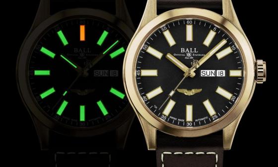 Engineer III Bronze Marvelightt在指针及小时刻度均镶有自体发光微型气灯，在暗黑的环境中也可以轻易阅读面盘