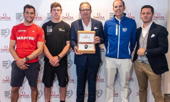 作为Volvo Ocean Race环球帆船赛的官方指定计时厂商，欧米茄近期为赛事打造了一款即将颁赠给冠军船队的Planet Ocean Deep Black “Volvo Ocean Race”限量版腕表